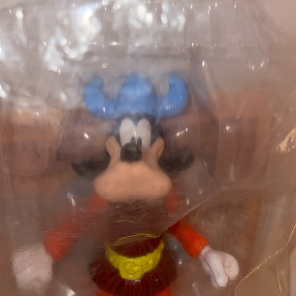 Mickey & Friends McDonald’s Happy Meal Epcot Center Goofy in Norway toy - Picture 3 of 6
